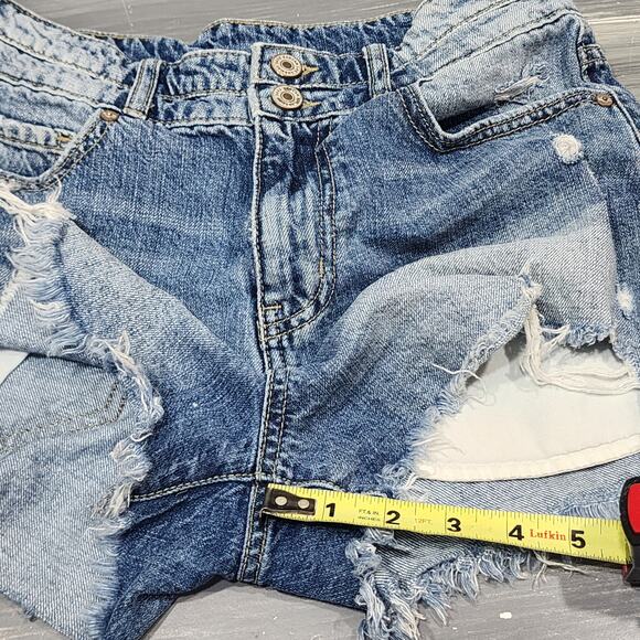 KanCan Denim Shorts Distressed Mid Rise 2" Size 5/26 - Picture 7 of 8